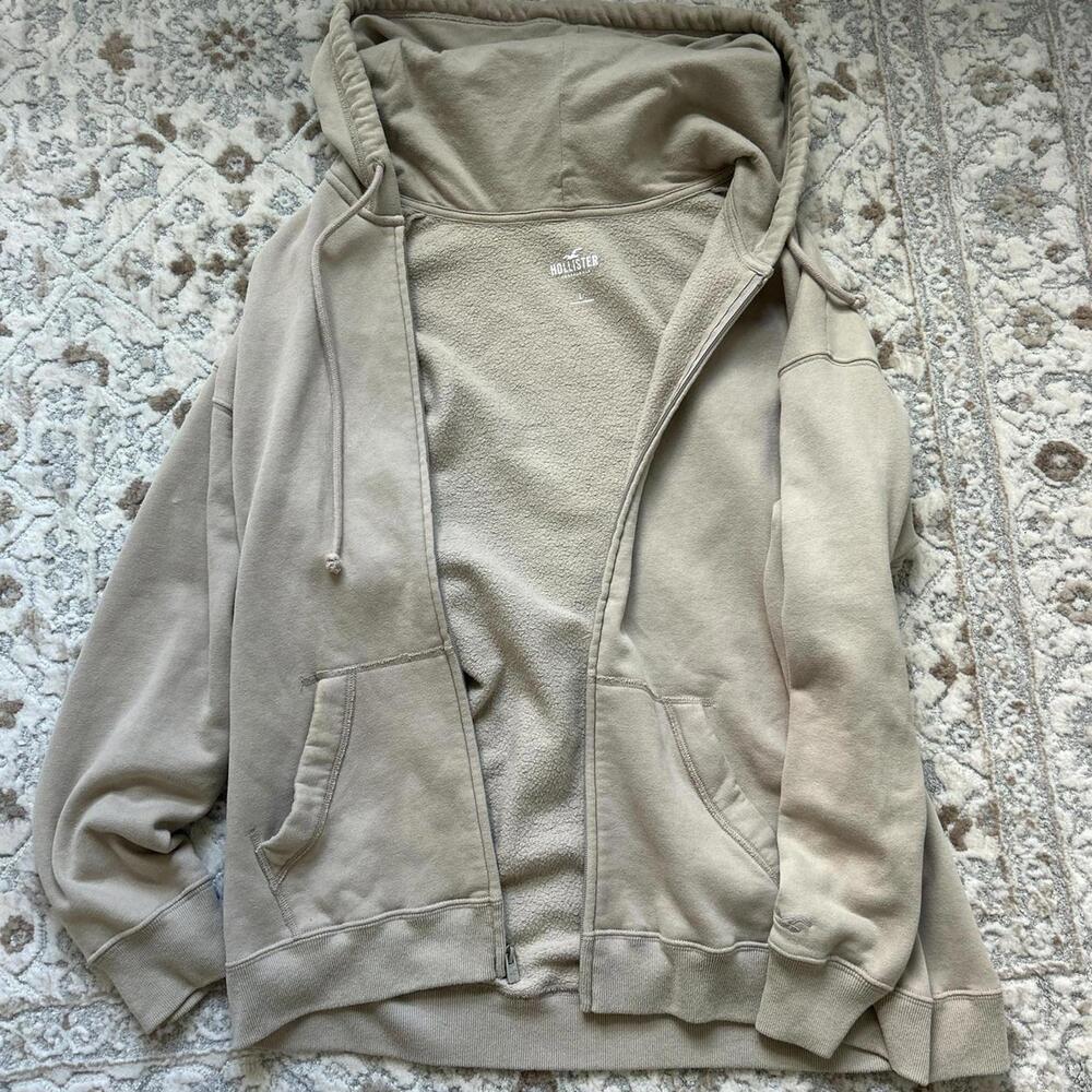 Cream and Tan Hollister Hoodie